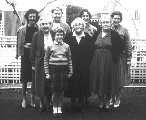 (Photograph Hud-fam-363; photo Richards and Co. Ballarat, about 1939)